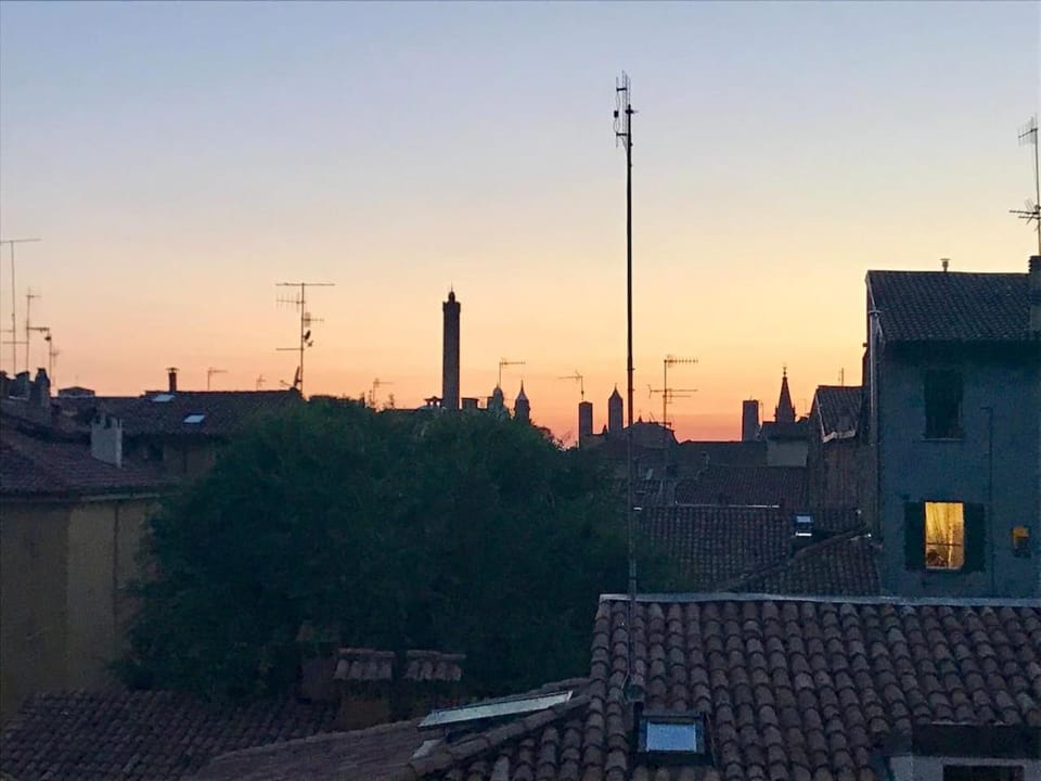 Nearby landmark, City view, Sunset