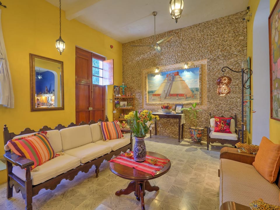 Living room, Lobby or reception, Internal: Not applicable to any particular room