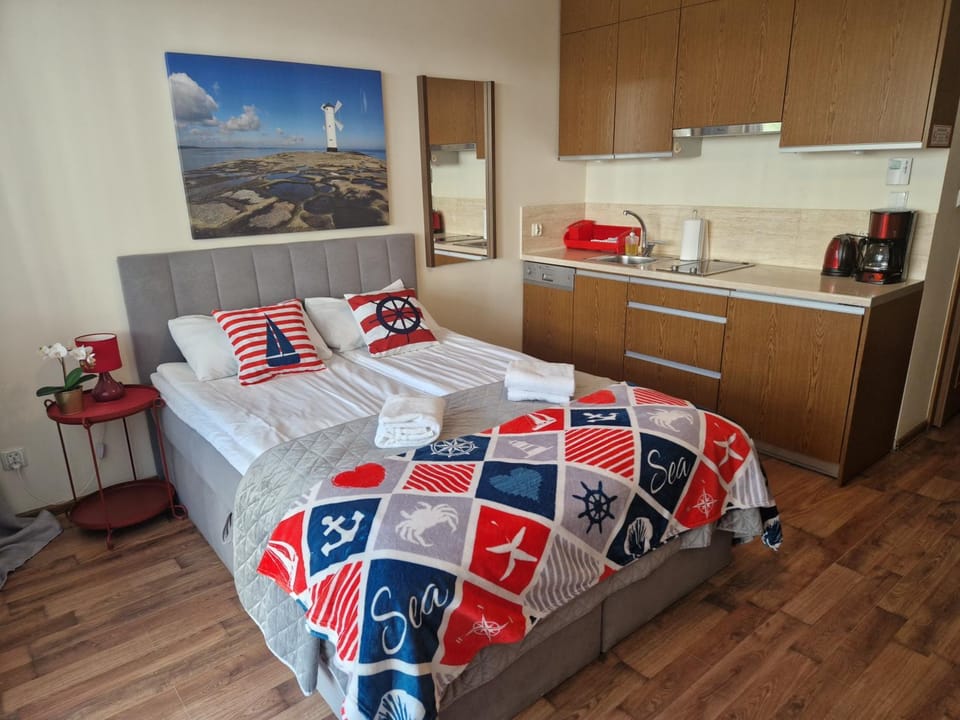 Bed, Kitchen or kitchenette, Photo of the whole room