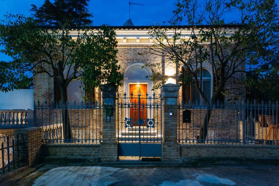 Property building, Facade/entrance