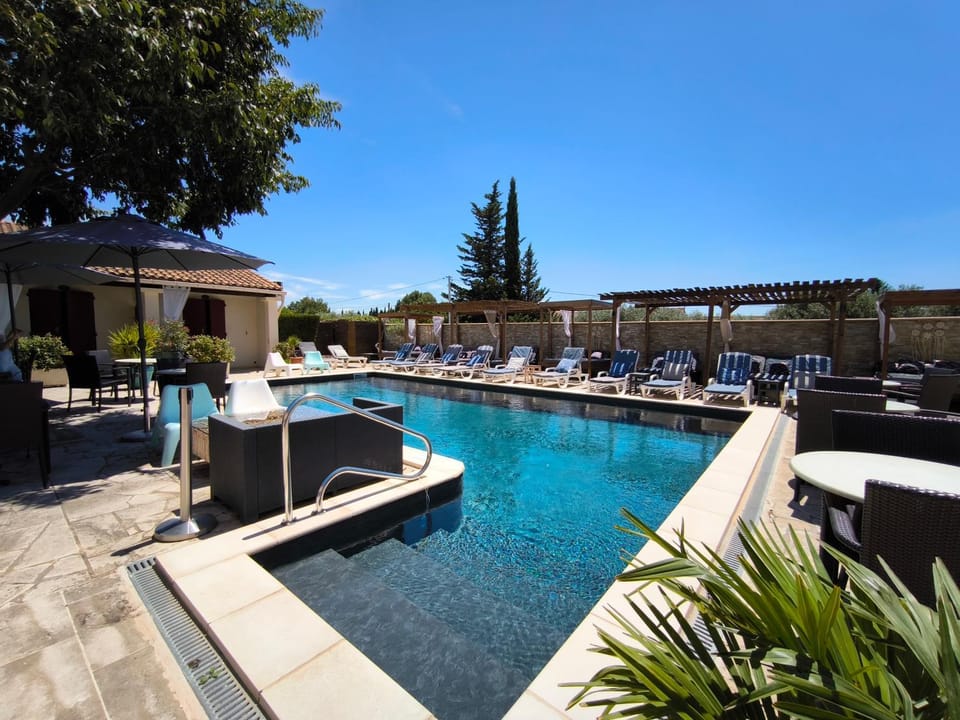 Patio, Day, Summer, Pool view, Swimming pool, Family, sunbed
