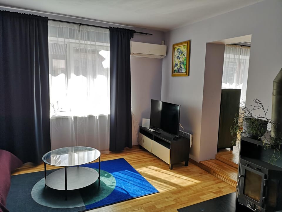 TV and multimedia, air conditioner