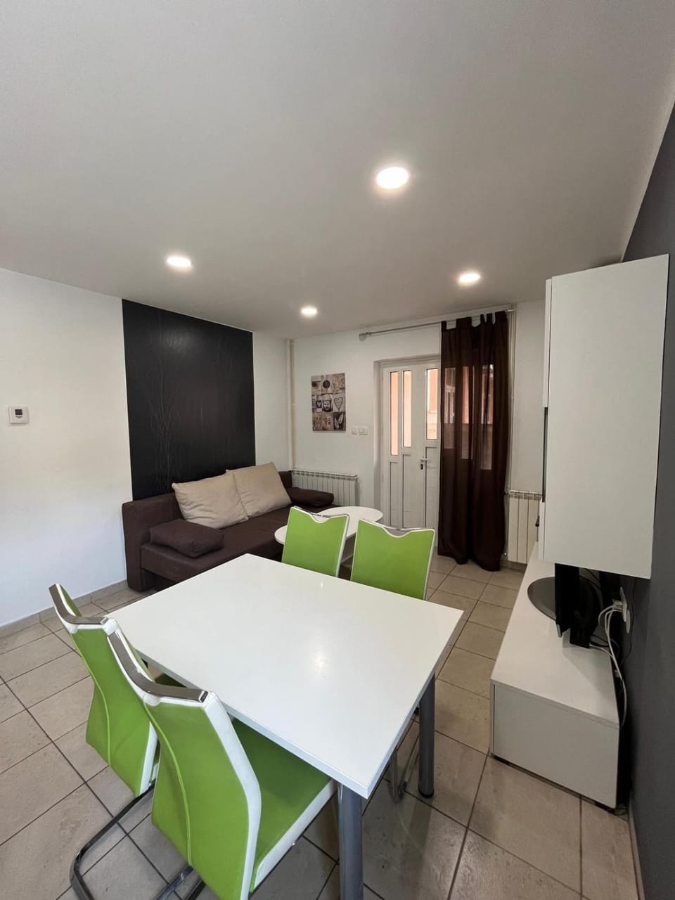 TV and multimedia, Living room, Dining area