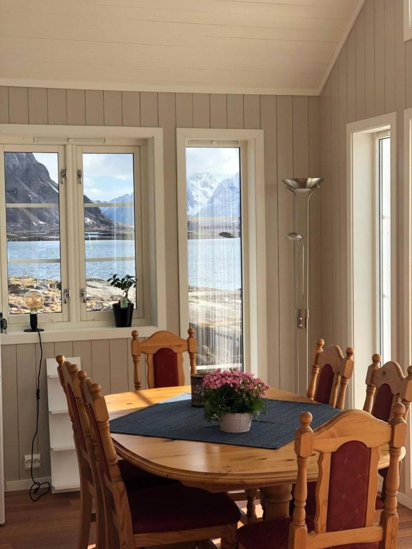 View (from property/room), Dining area, Mountain view, Sea view
