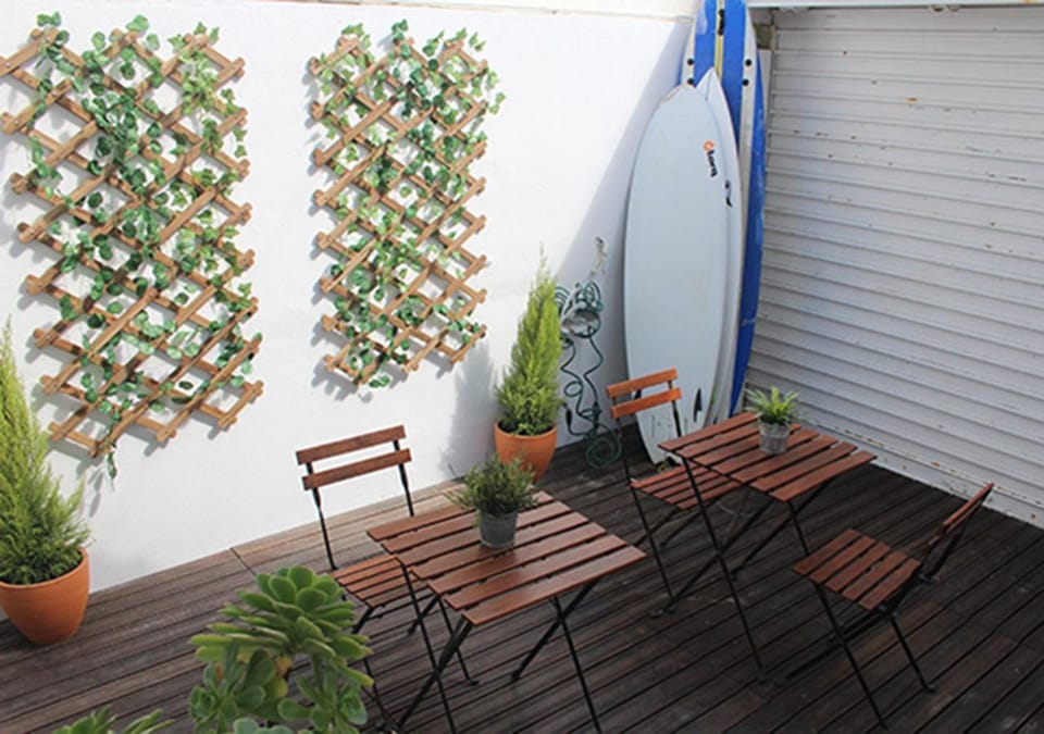 Patio, Balcony/Terrace, Lounge or bar, Food and drinks, Decorative detail, Floor plan, Sports