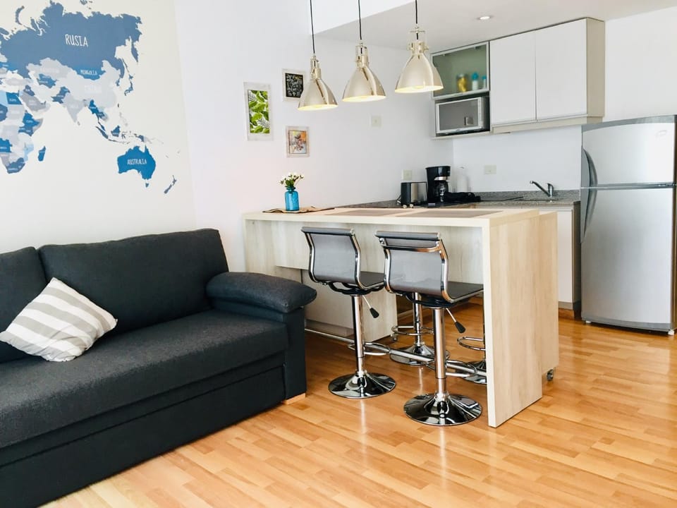 Kitchen or kitchenette, Living room