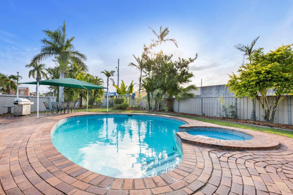 Day, Natural landscape, Garden view, Pool view, Swimming pool