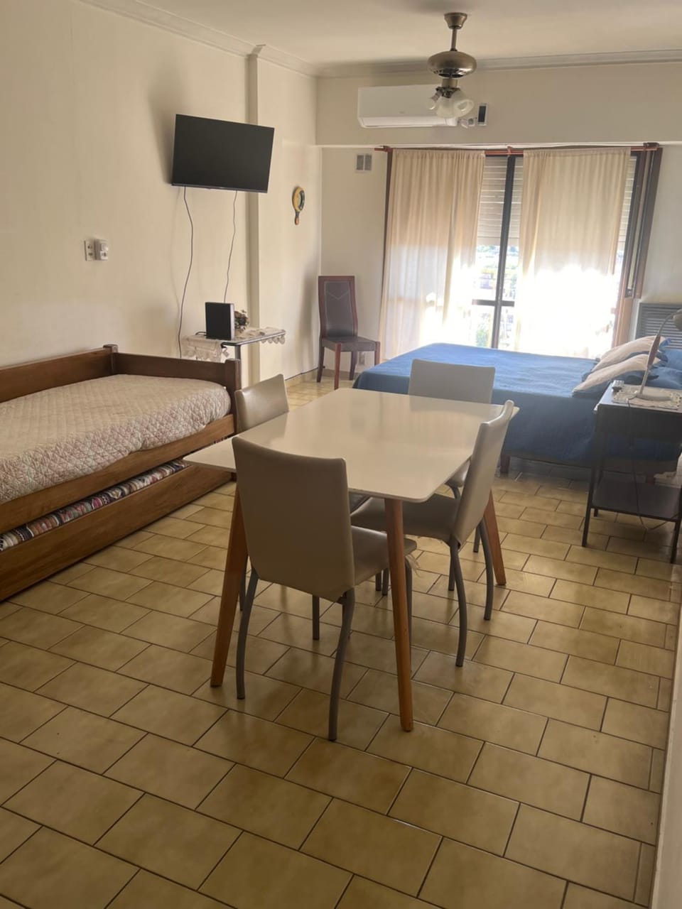 Bed, air conditioner