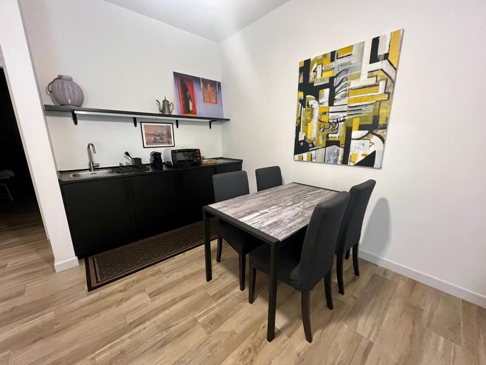 Kitchen or kitchenette, Living room