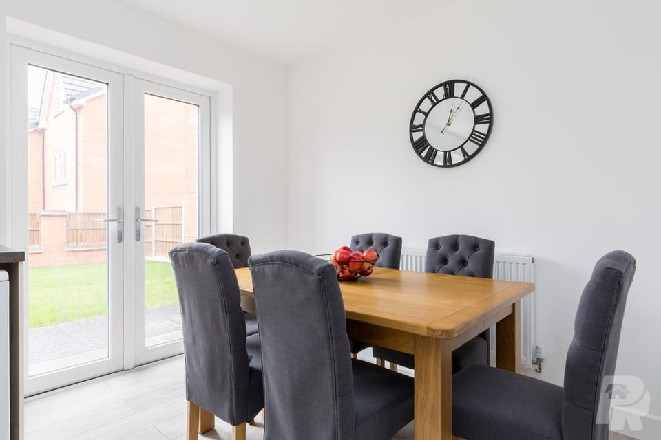 Seating area, Dining area