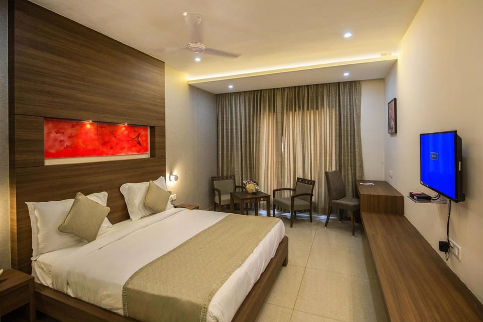 Bed, TV and multimedia, Photo of the whole room