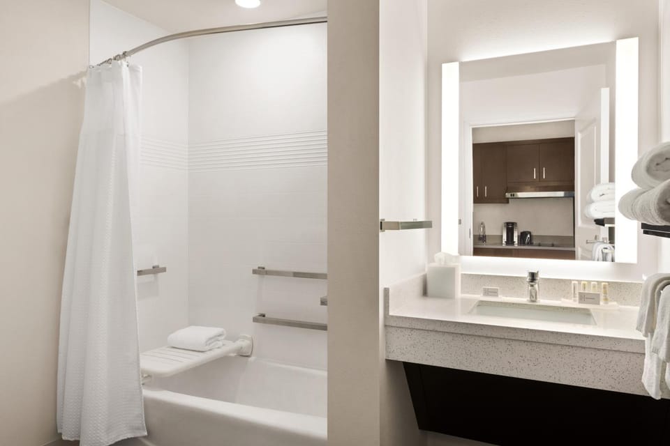 Shower, Bathroom, Bath, towels