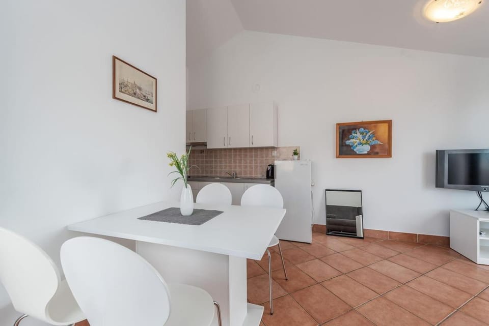 Vesna 2 city central apartment Apartment in Novalja