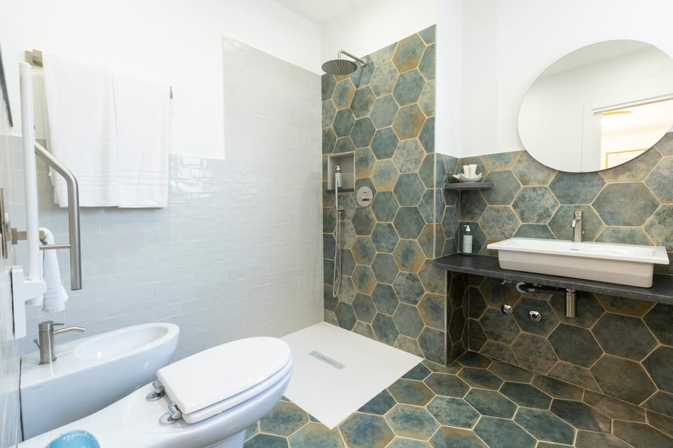 Shower, bidet