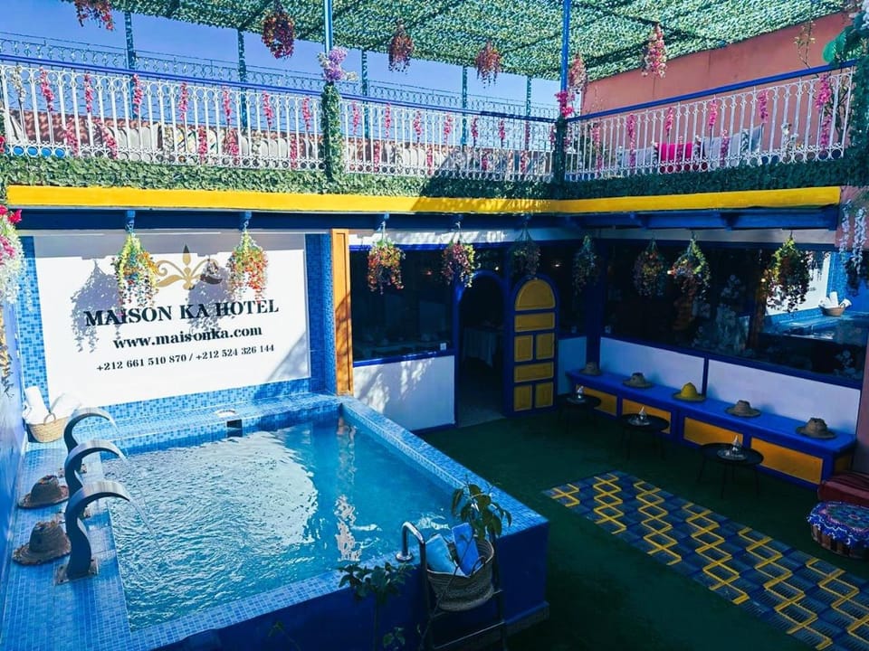 Property building, Swimming pool, Breakfast