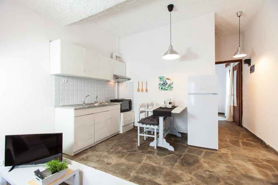 TV and multimedia, Kitchen or kitchenette, Dining area