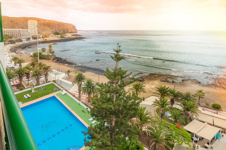 Decorative detail, Pool view, Sea view, Swimming pool, Quiet street view