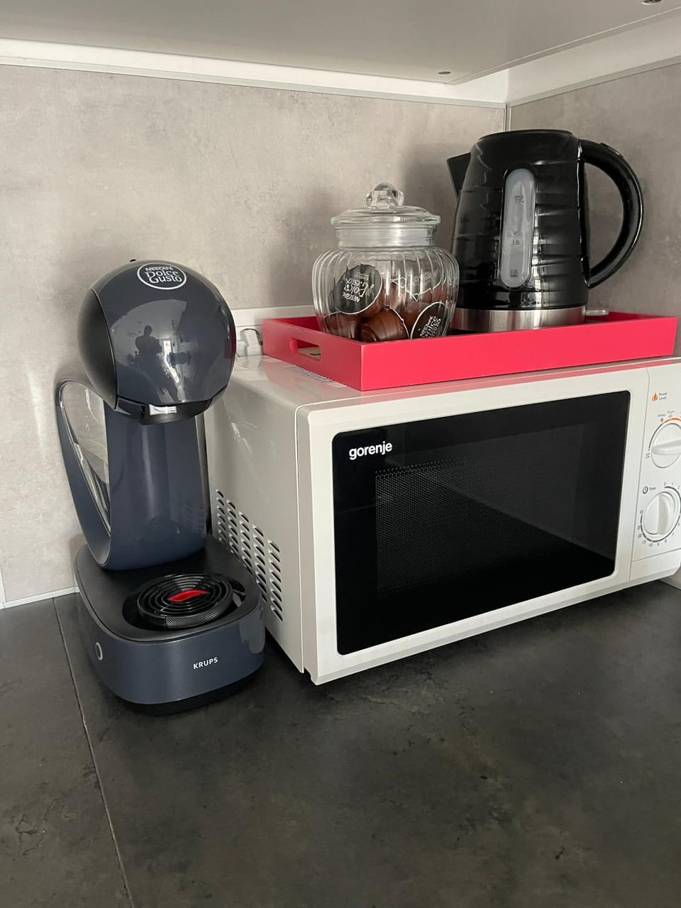 Coffee/tea facilities, minibar