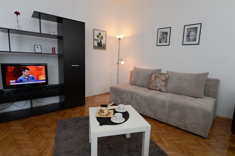 TV and multimedia, Seating area