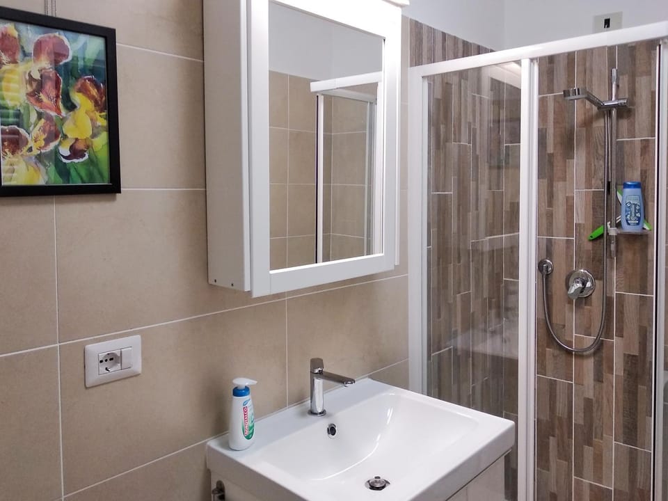 Shower, Bathroom