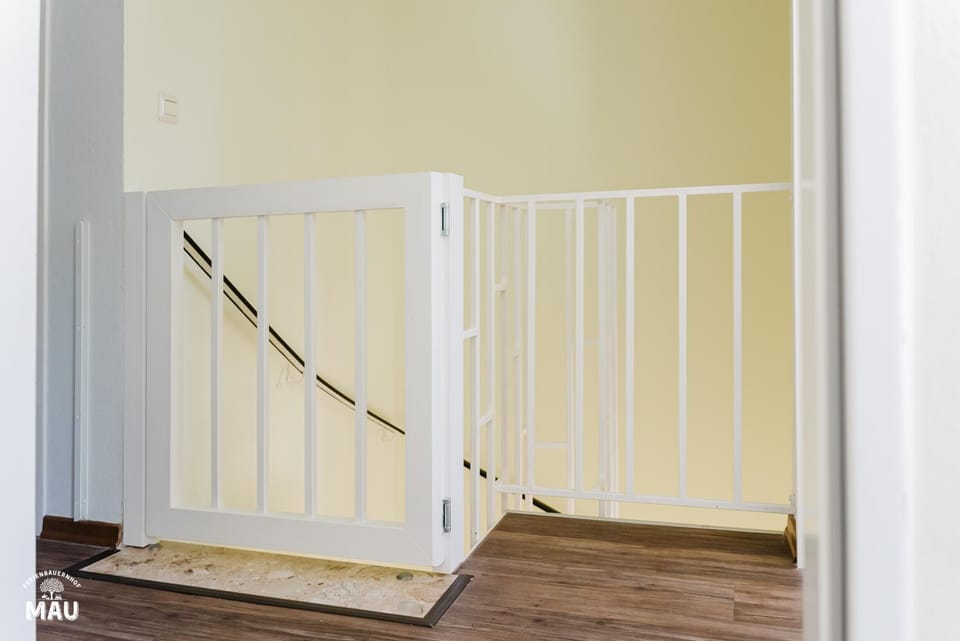 Property building, children, children, group of guests, internet