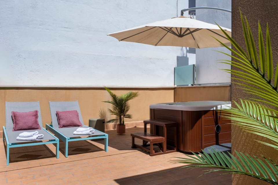 Day, Hot Tub, Balcony/Terrace, sunbed