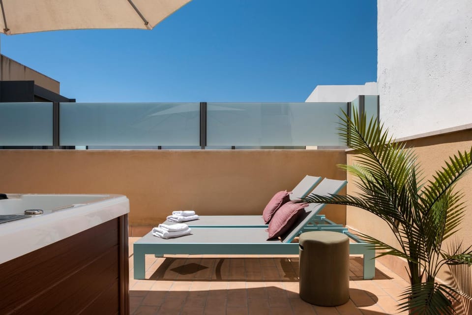 Hot Tub, Balcony/Terrace, sunbed