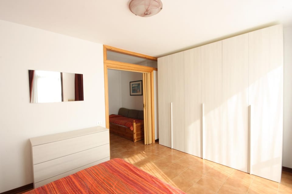 Bedroom, wardrobe