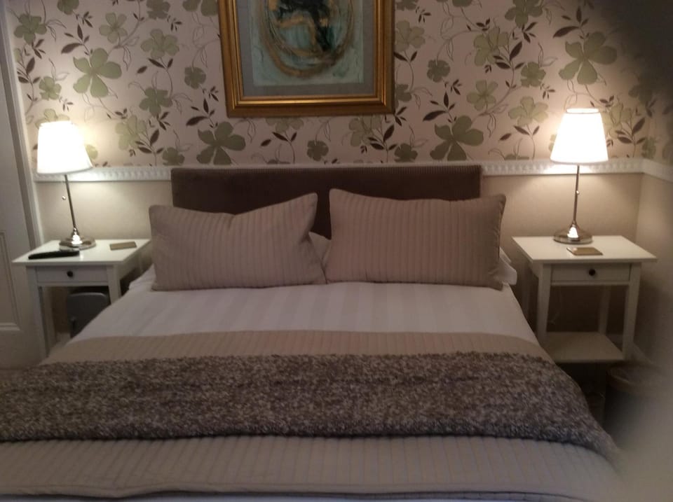 Hedley Villa Guest House Bed and Breakfast in Royal Leamington Spa