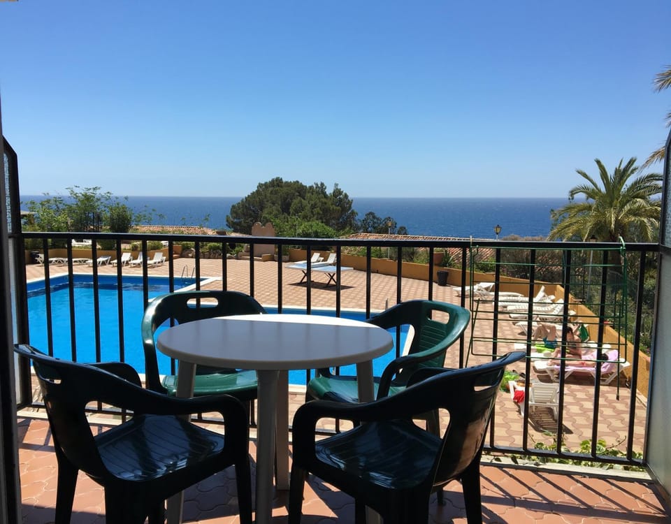 Balcony/Terrace, Pool view, Sea view