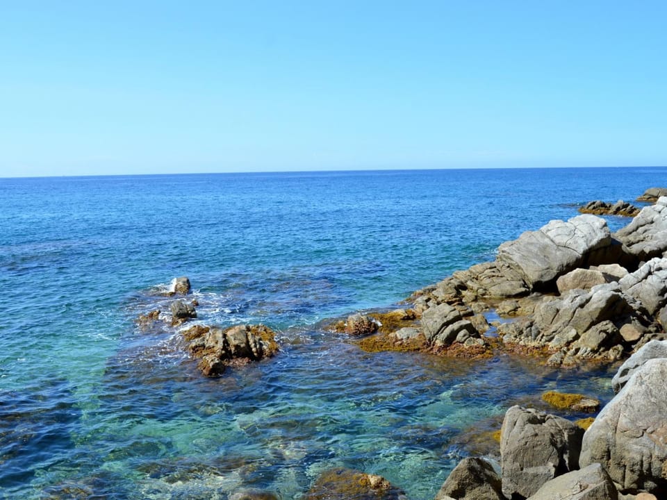 Nearby landmark, Natural landscape, Snorkeling, Beach, Hiking, Diving