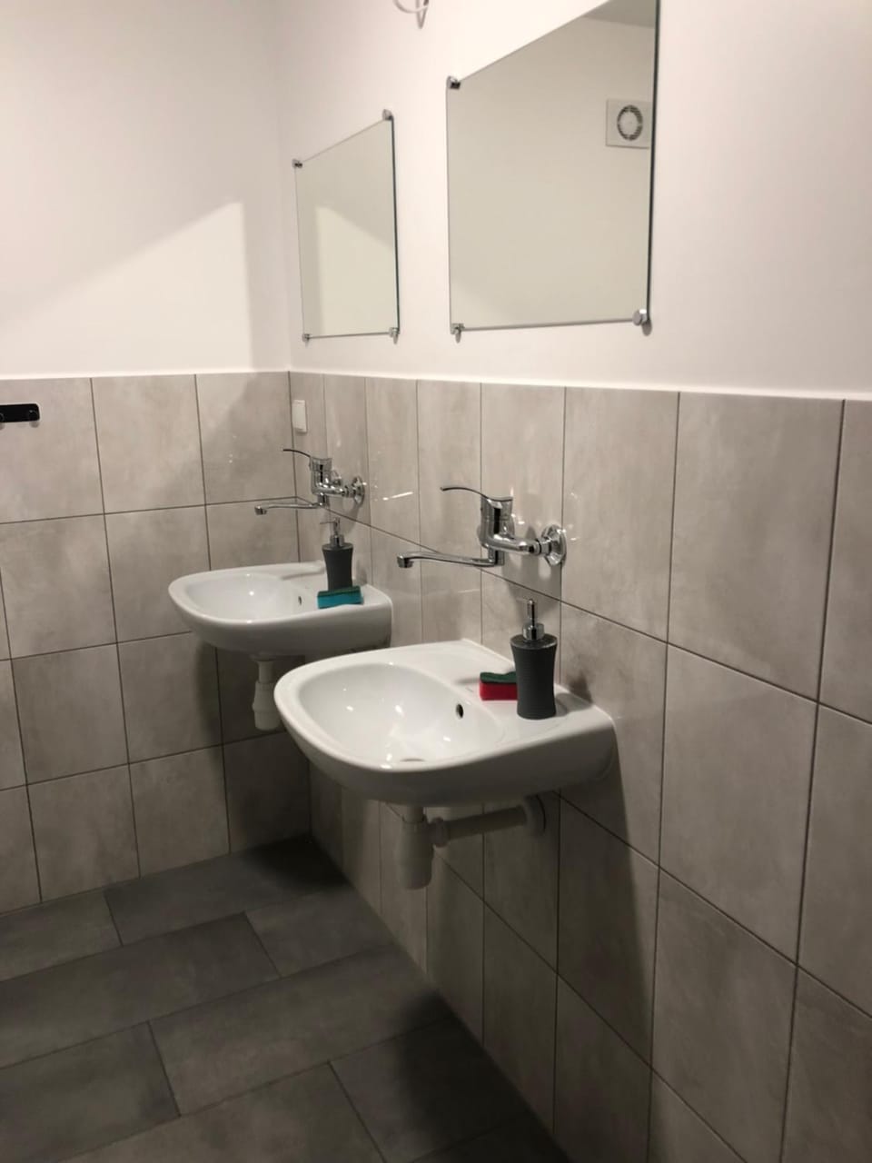 HGS Home Noclegi Pracownicze Parking , Łazienki Hostel in West Pomeranian Voivodeship, Poland