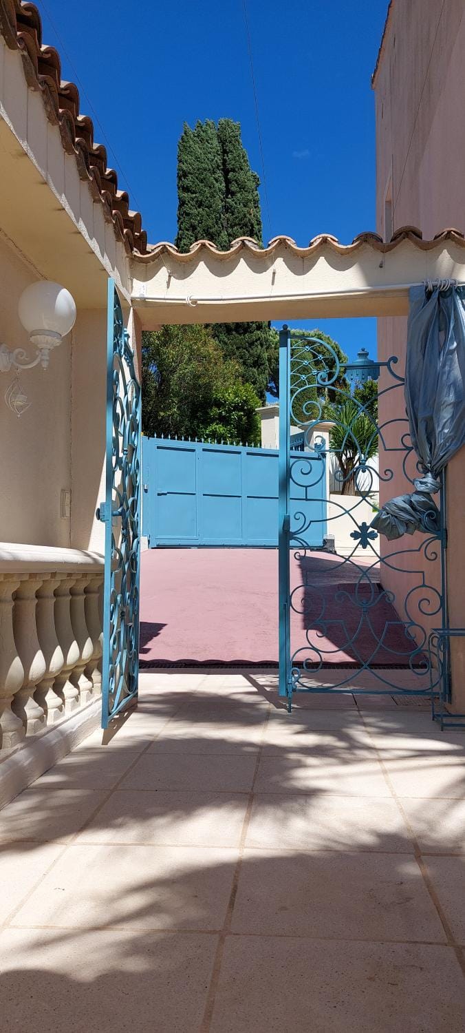 9 chambres spa hamman sauna Piscine chauffée poss Villa in Antibes