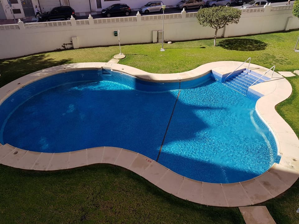 Swimming pool, Swimming pool