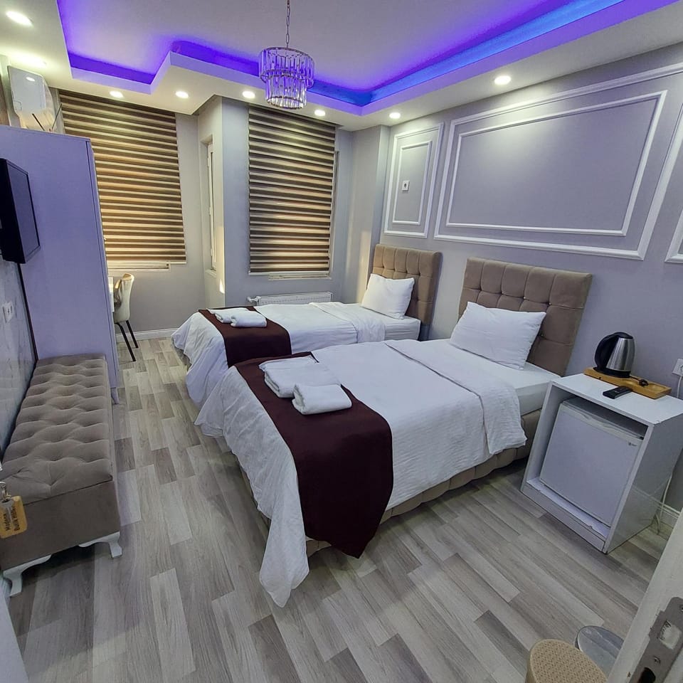Bed, Kitchen or kitchenette, Photo of the whole room, Bedroom