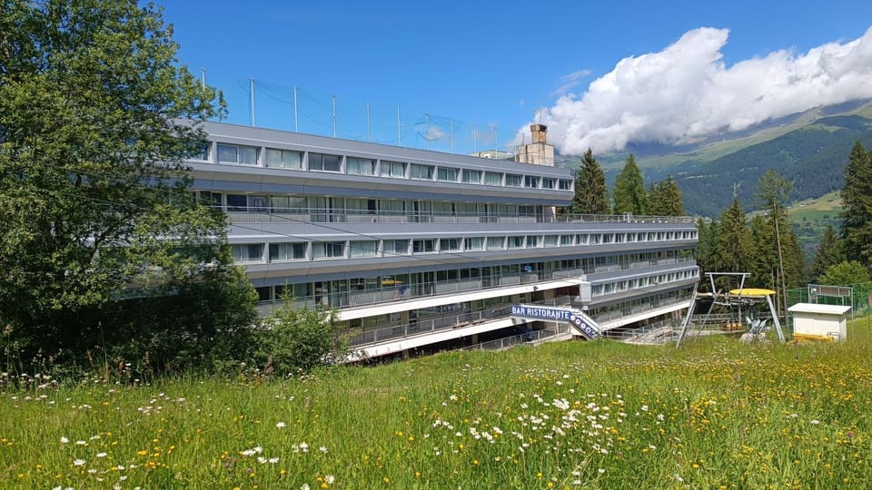 Property building, Facade/entrance, Day, Summer, Other