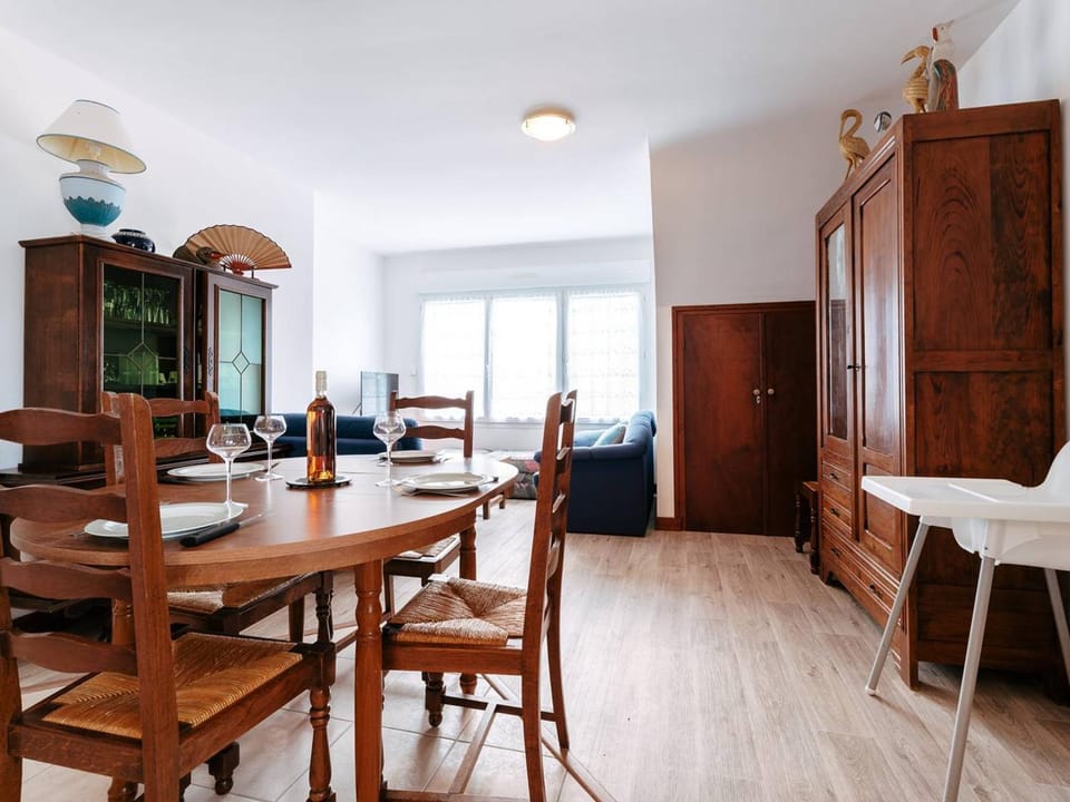 Appartement lumineux à Carnac - 3 pièces, 54m² - Proche plage et commerces, stationnement inclus - FR-1-477-100 Apartment in Carnac