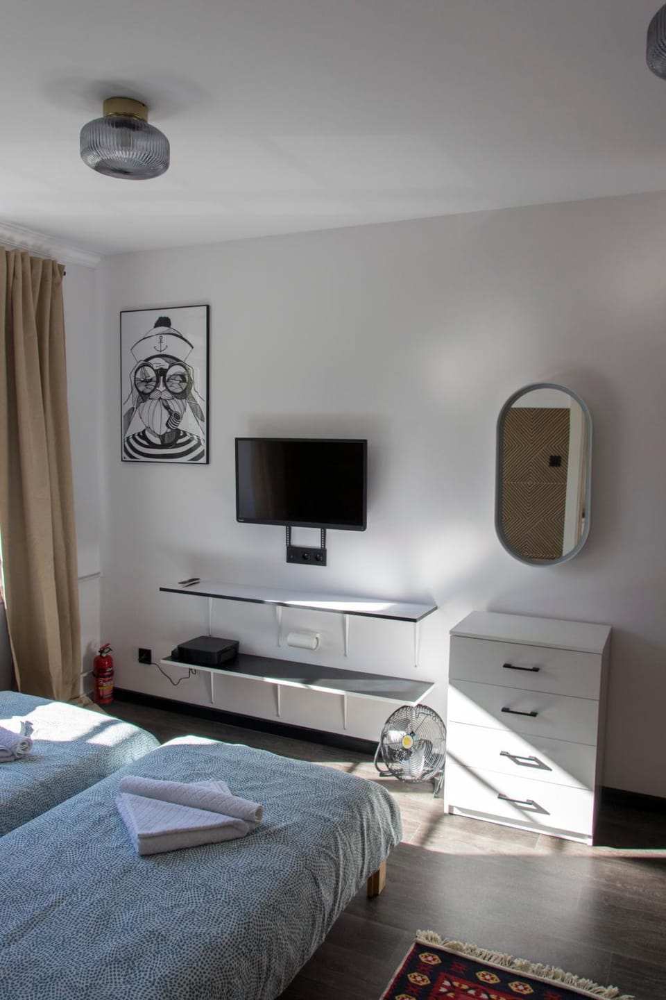 Bed, Photo of the whole room, Seating area, Bedroom, towels