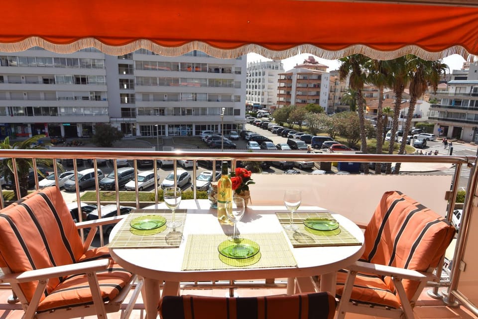 Balcony/Terrace, City view