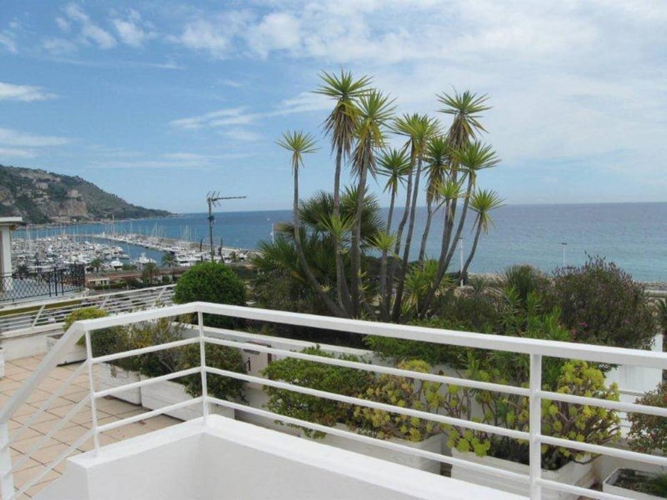 Appartement moderne 2P avec terrasse à Menton - FR-1-196-164 Apartment in Menton