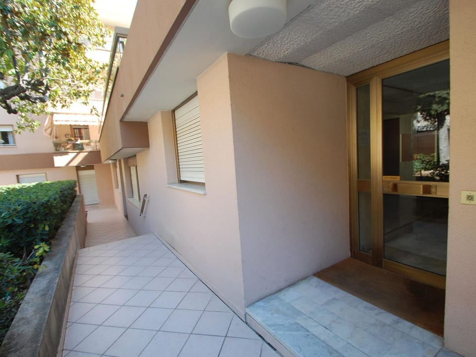 Appartement moderne avec terrasse, parking et WiFi - FR-1-196-178 Apartment in Menton