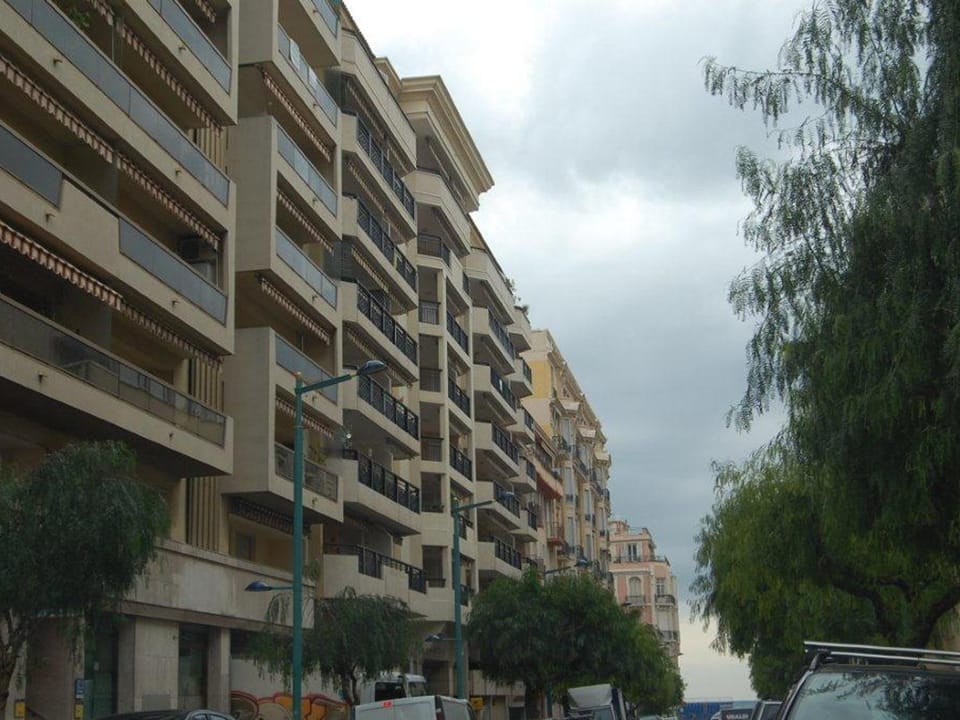 Grand 2P climatisé, terrasse, parking, centre Menton, commerces & plages à pied - FR-1-196-189 Apartment in Menton