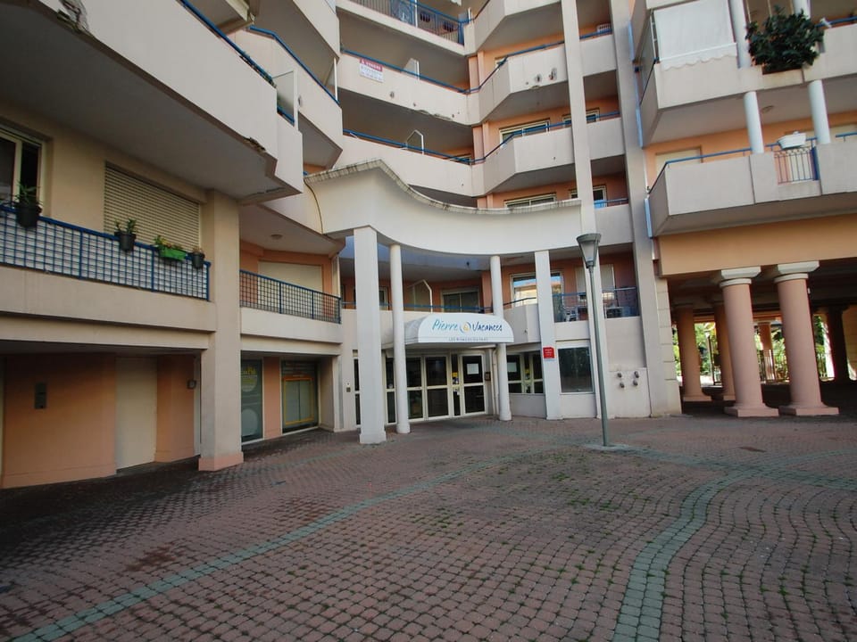 Studio centre-ville avec terrasse, climatisation et parking - FR-1-196-191 Apartment in Menton
