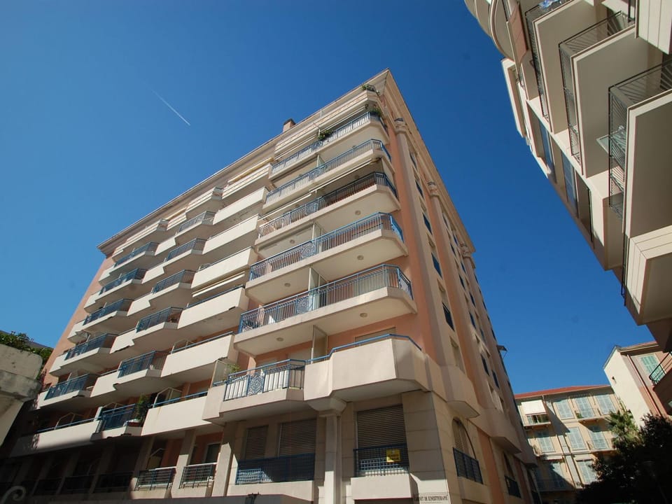 Studio centre-ville avec terrasse, climatisation et parking - FR-1-196-191 Apartment in Menton
