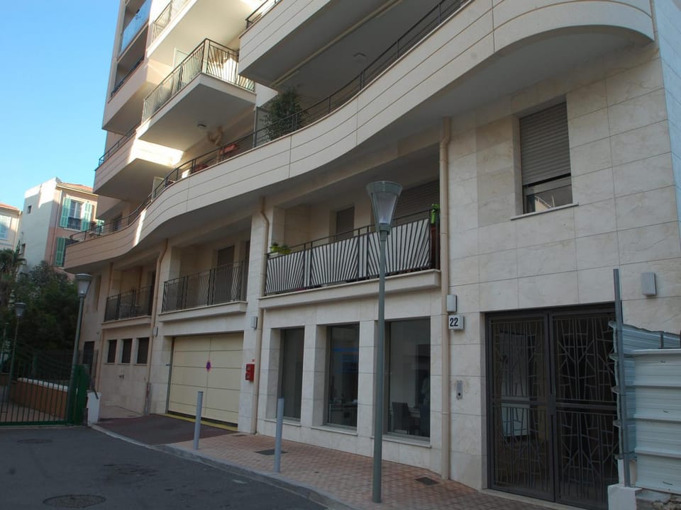 Charmant 2P moderne avec terrasse, parking privé, en plein centre de Menton, à 2 pas de la mer Apartment in Menton