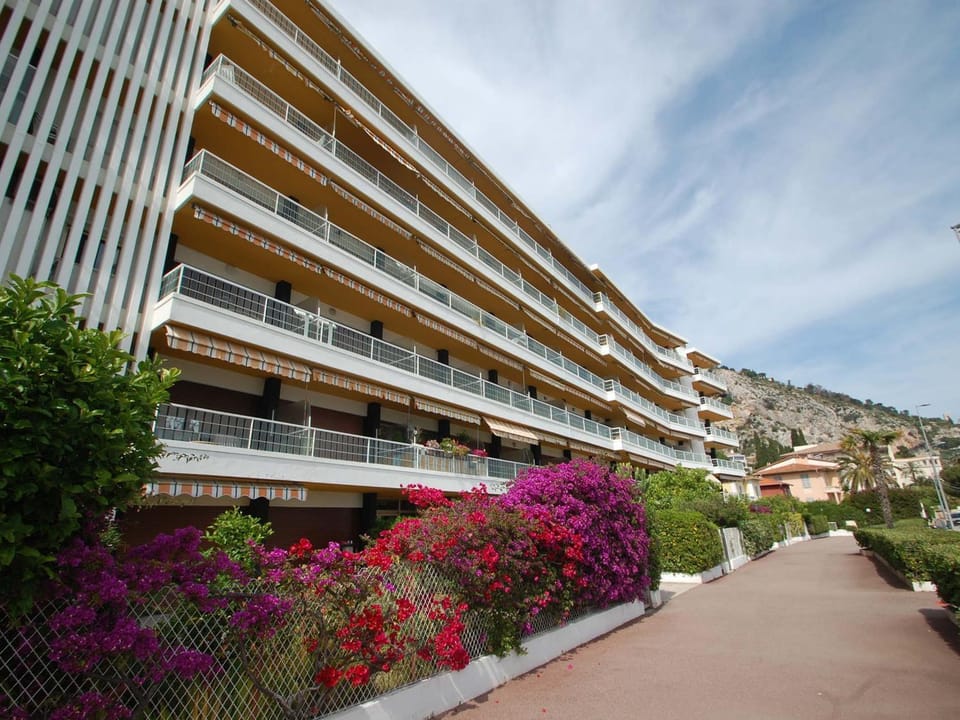 2P à Menton avec terrasse, climatisation et garage - FR-1-196-222 Apartment in Menton