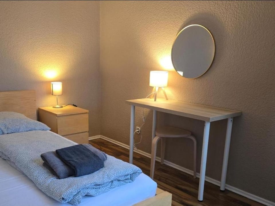 Rhein Living Apartment - Balkon und Rheinpromenade Apartment in Duisburg