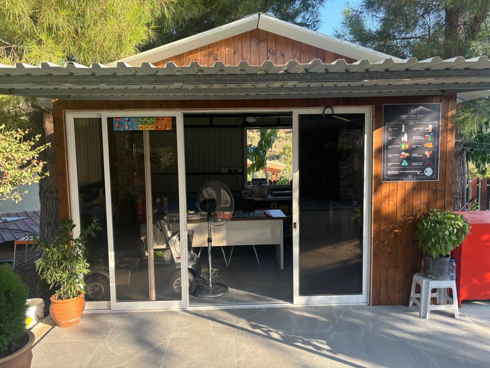 SOFROS VALLEY HILLS CHALET Chalet in Limassol District