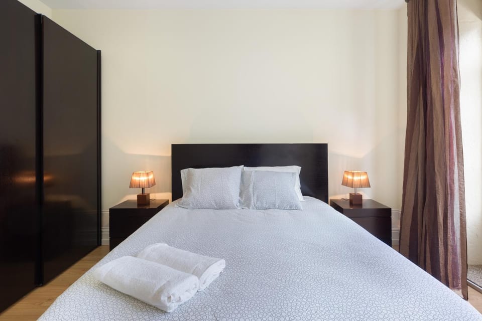 Photo of the whole room, Decorative detail, Bedroom