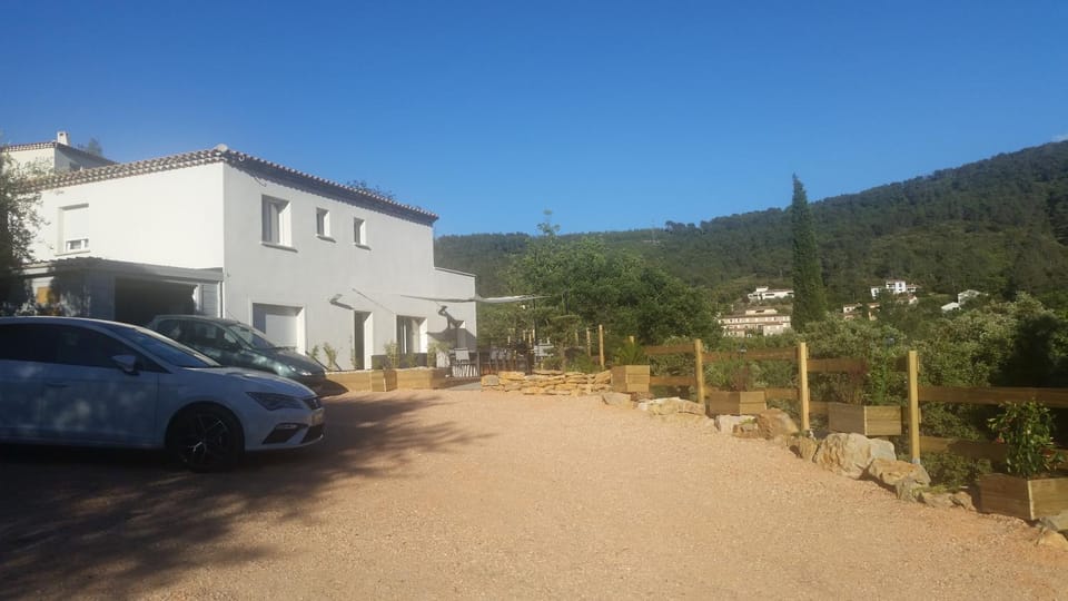 Property building, Facade/entrance, Mountain view